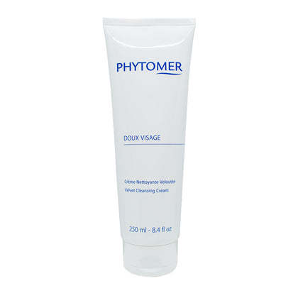 غسول كريمي لتنظيف البشرة الحساسة